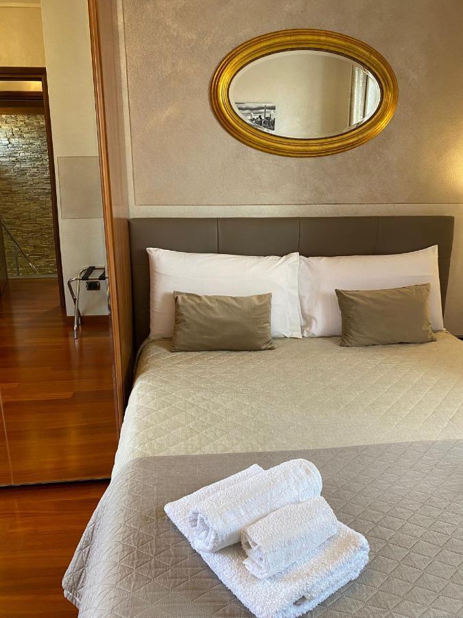 פוסאנו Villa Laura B&B מראה חיצוני תמונה