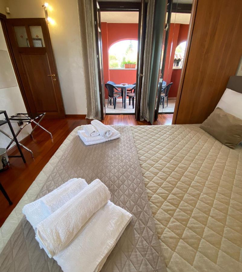 פוסאנו Villa Laura B&B מראה חיצוני תמונה