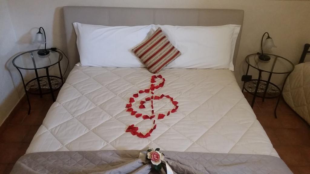 פוסאנו Villa Laura B&B מראה חיצוני תמונה